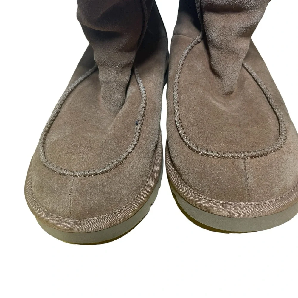 NWOT Women’s UGG Downtown Chestnut Sheepskin Lined Boots‎ Size 6